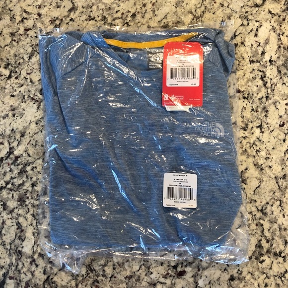 M The North Face Ambition Short Sleeve Shirt - Picture 3 of 4